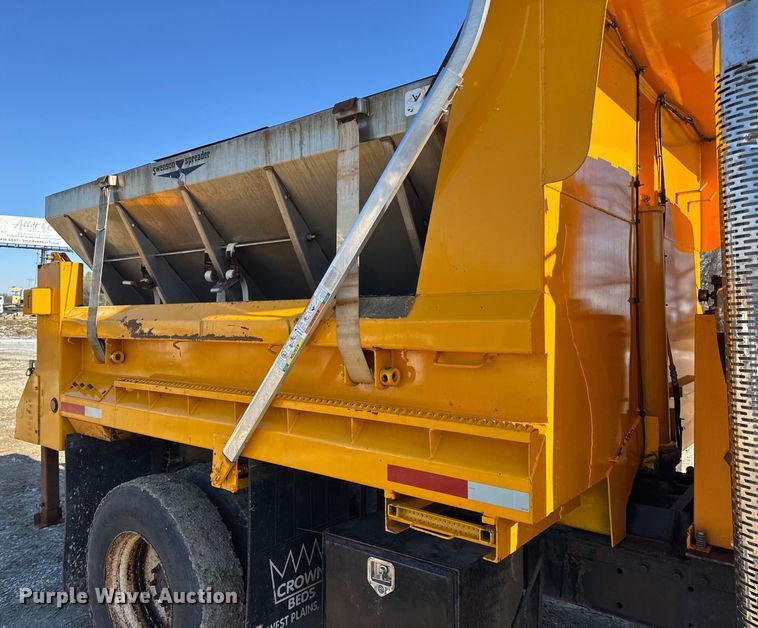 image for item DW6715 2006 International 7400 dump truck