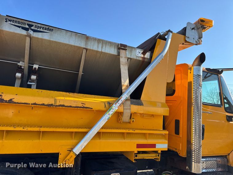 image for item DW6715 2006 International 7400 dump truck