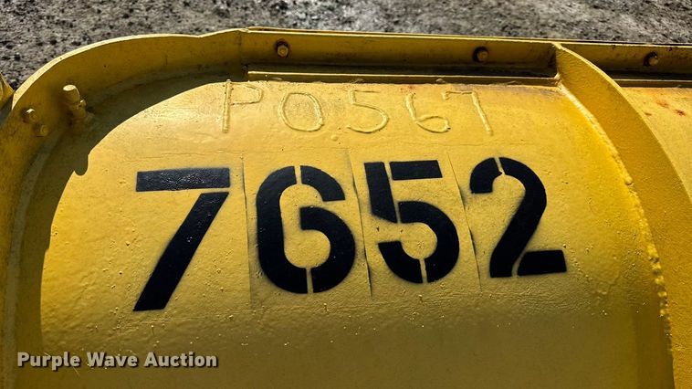 image for item DW6715 2006 International 7400 dump truck