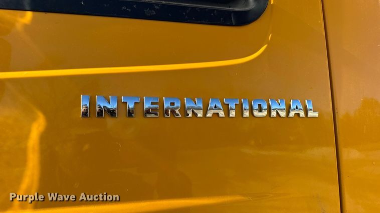 image for item DW6715 2006 International 7400 dump truck