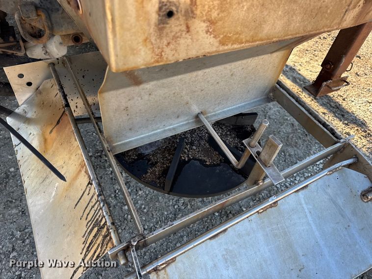 image for item DW6715 2006 International 7400 dump truck