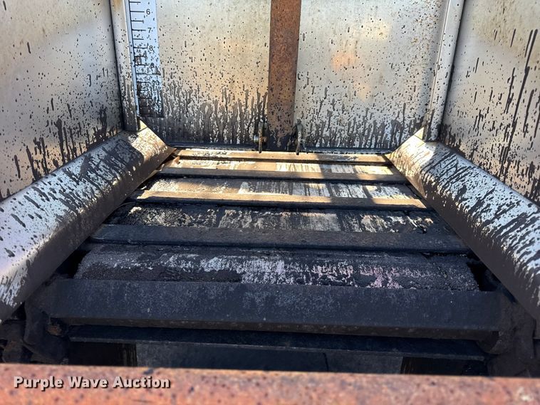 image for item DW6715 2006 International 7400 dump truck