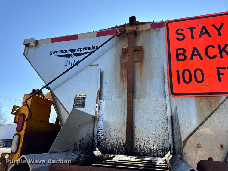 image for item DW6715 2006 International 7400 dump truck