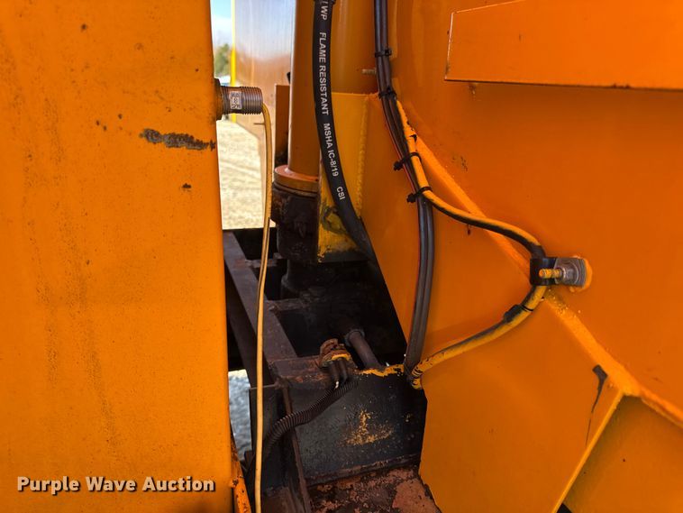 image for item DW6715 2006 International 7400 dump truck