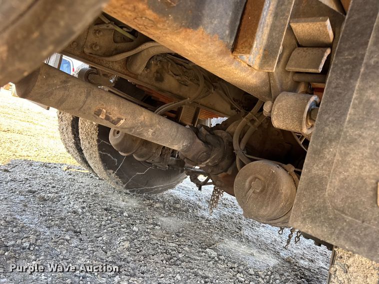 image for item DW6715 2006 International 7400 dump truck