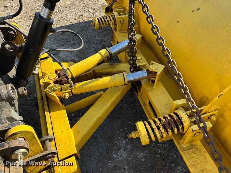 image for item DW6715 2006 International 7400 dump truck