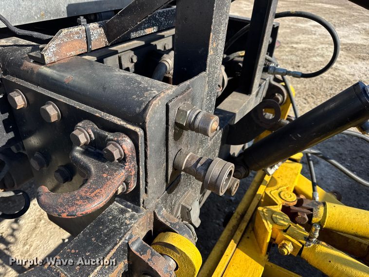 image for item DW6715 2006 International 7400 dump truck