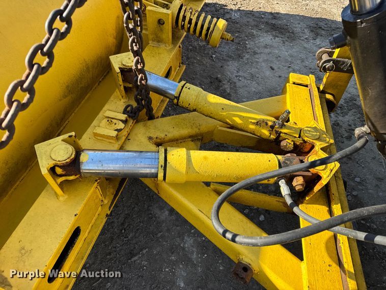 image for item DW6715 2006 International 7400 dump truck