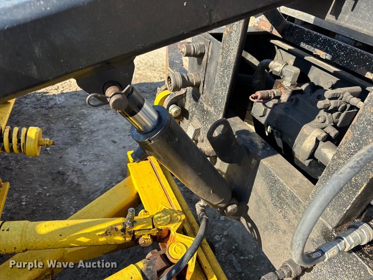 image for item DW6715 2006 International 7400 dump truck