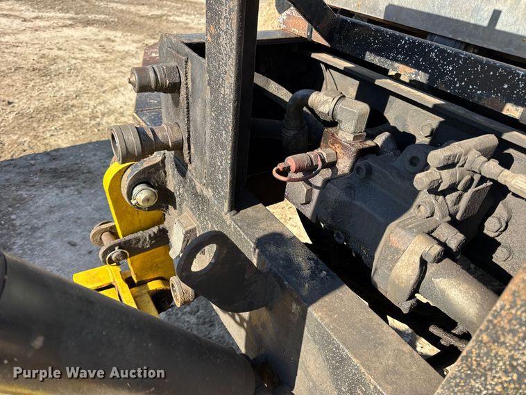 image for item DW6715 2006 International 7400 dump truck