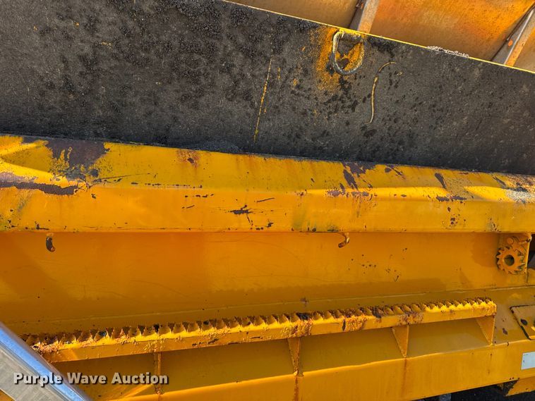 image for item DW6715 2006 International 7400 dump truck