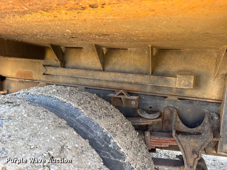 image for item DW6715 2006 International 7400 dump truck