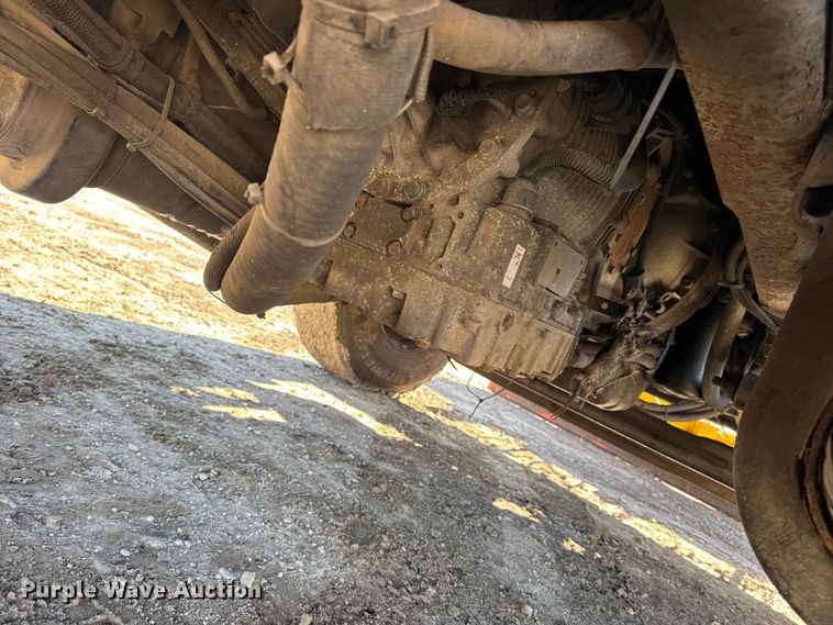 image for item DW6715 2006 International 7400 dump truck