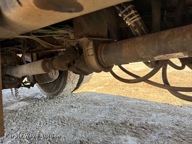 image for item DW6715 2006 International 7400 dump truck