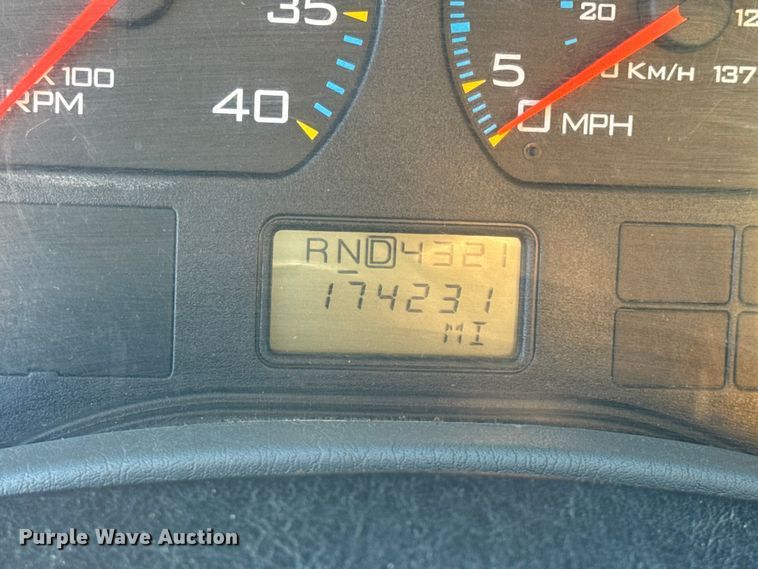 image for item DW6715 2006 International 7400 dump truck