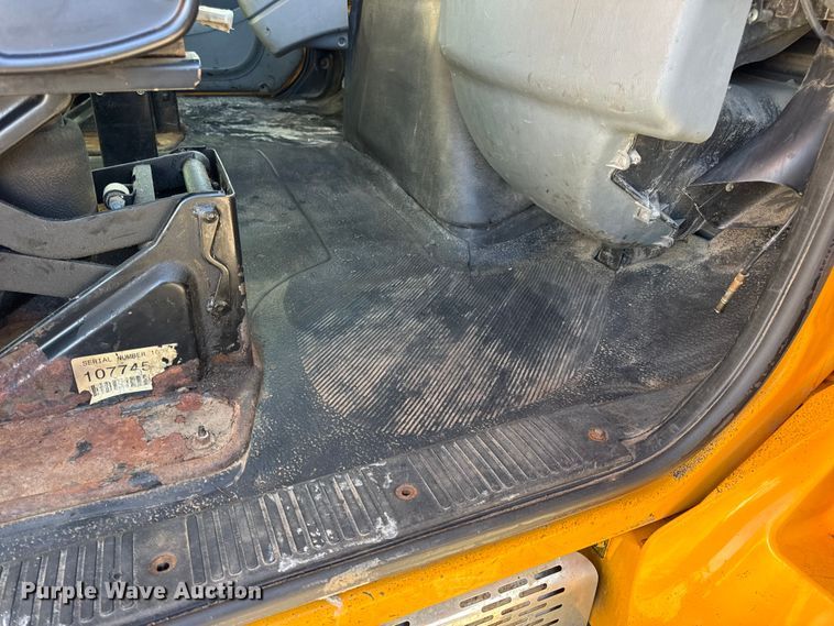 image for item DW6715 2006 International 7400 dump truck