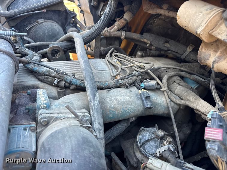 image for item DW6715 2006 International 7400 dump truck