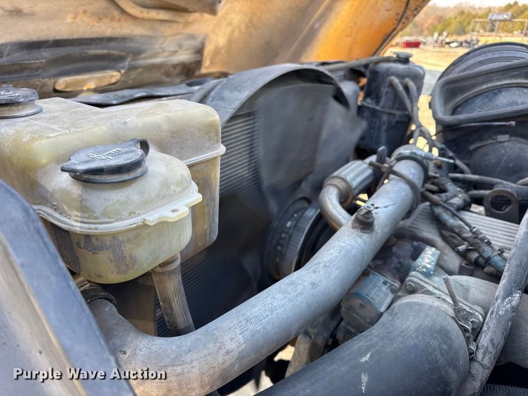 image for item DW6715 2006 International 7400 dump truck