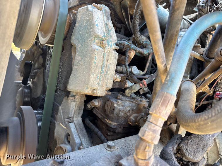 image for item DW6715 2006 International 7400 dump truck