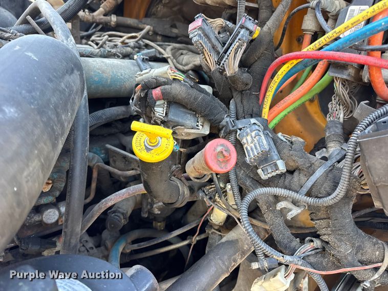 image for item DW6715 2006 International 7400 dump truck