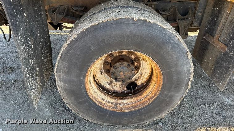 image for item DW6715 2006 International 7400 dump truck