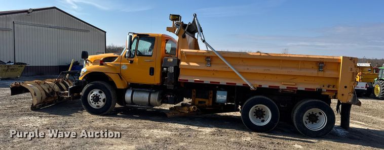 image for item DW6716 2009 International WorkStar 7500 dump truck