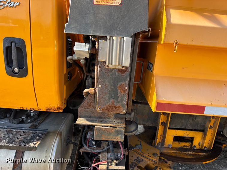 image for item DW6716 2009 International WorkStar 7500 dump truck