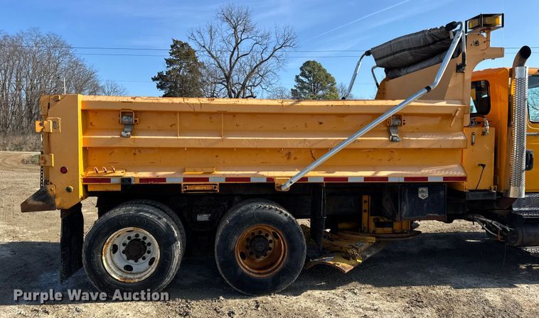 image for item DW6716 2009 International WorkStar 7500 dump truck