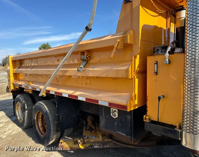 image for item DW6716 2009 International WorkStar 7500 dump truck