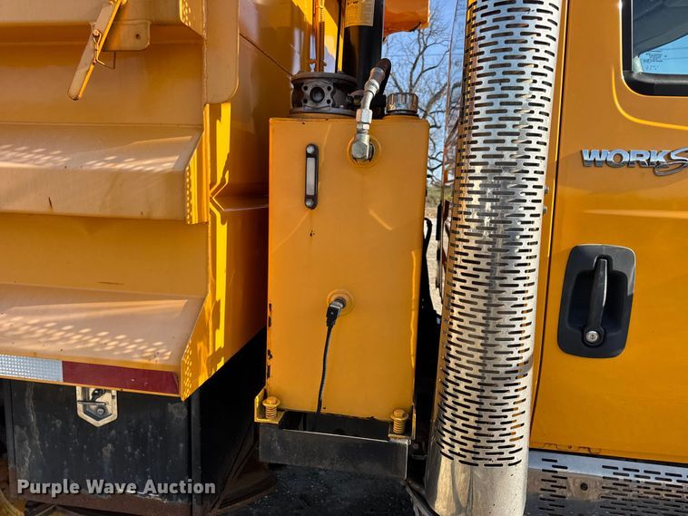 image for item DW6716 2009 International WorkStar 7500 dump truck