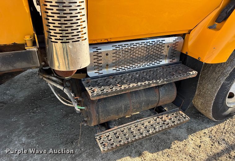 image for item DW6716 2009 International WorkStar 7500 dump truck