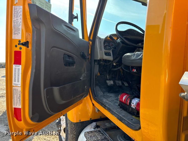 image for item DW6716 2009 International WorkStar 7500 dump truck