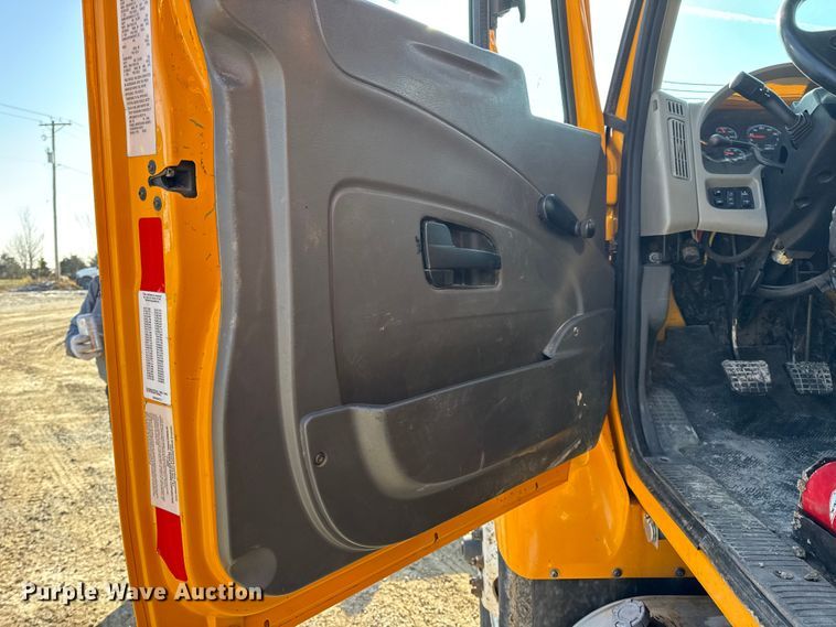 image for item DW6716 2009 International WorkStar 7500 dump truck