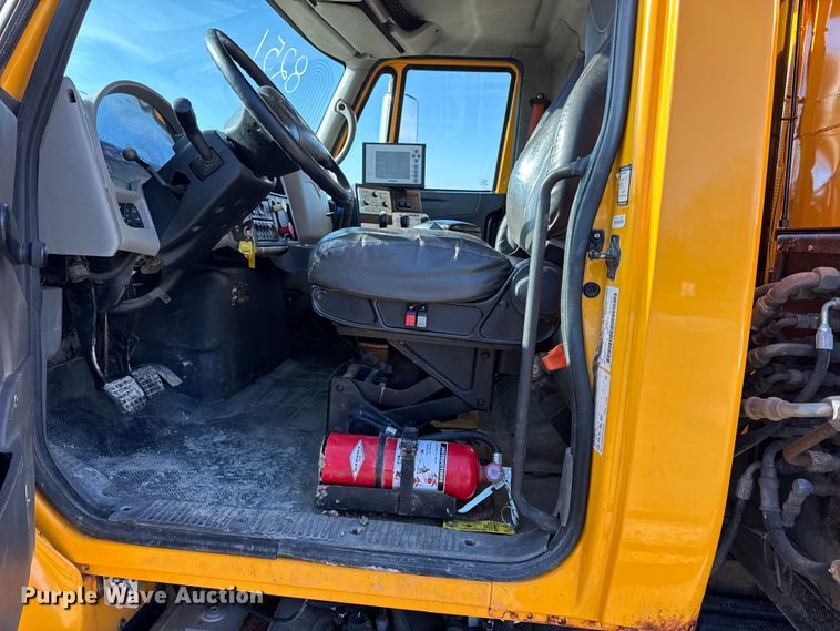 image for item DW6716 2009 International WorkStar 7500 dump truck