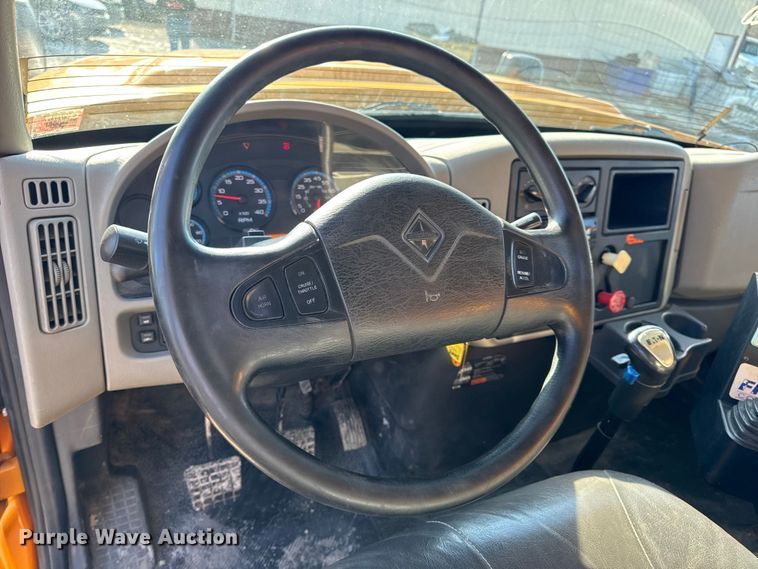 image for item DW6716 2009 International WorkStar 7500 dump truck