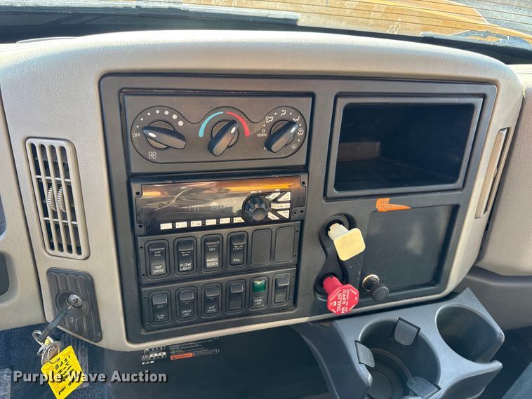 image for item DW6716 2009 International WorkStar 7500 dump truck