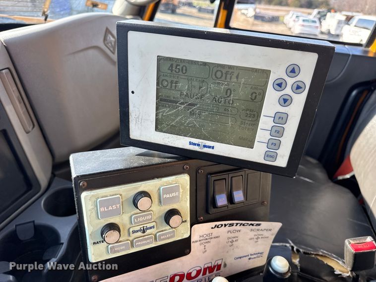 image for item DW6716 2009 International WorkStar 7500 dump truck