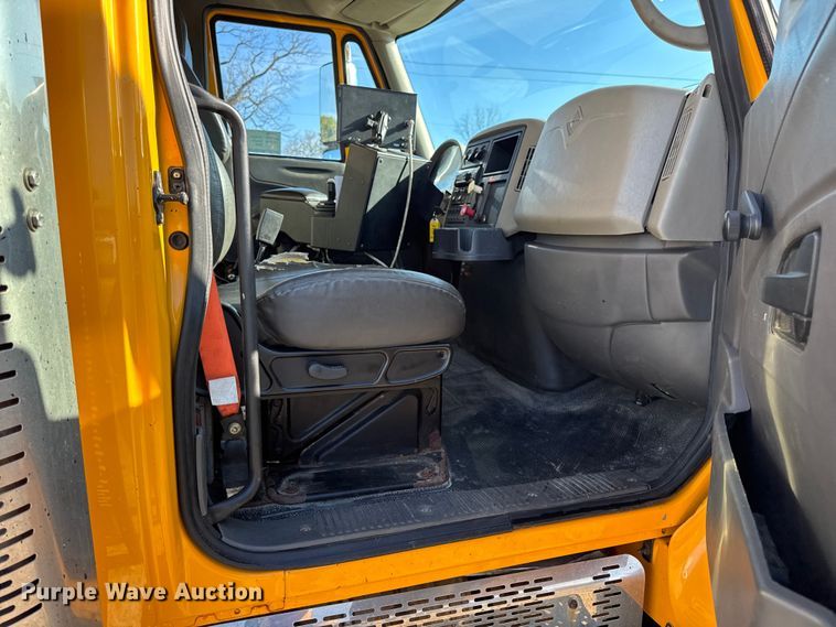 image for item DW6716 2009 International WorkStar 7500 dump truck