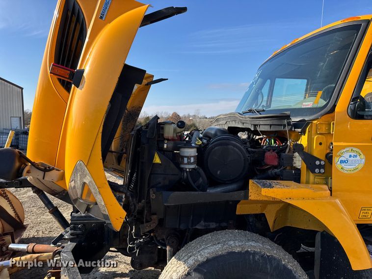 image for item DW6716 2009 International WorkStar 7500 dump truck