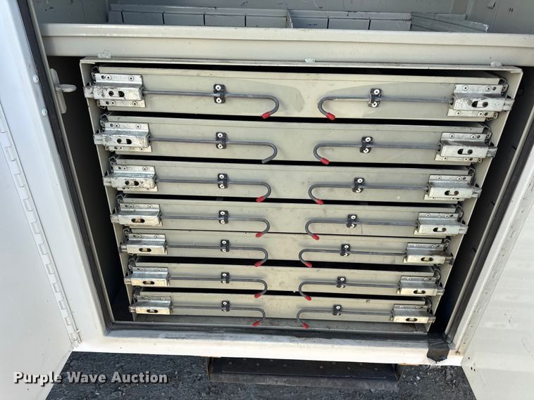 image for item DW6717 2003 International 7400 utility / service truck