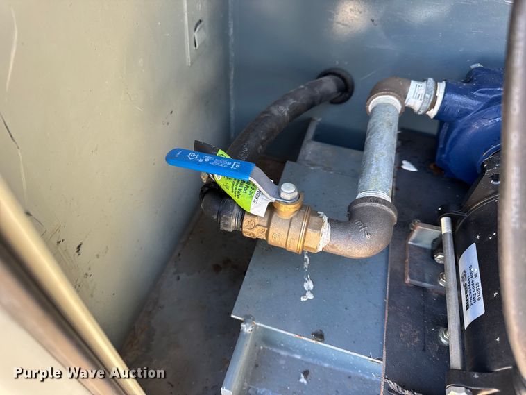 image for item DW6717 2003 International 7400 utility / service truck