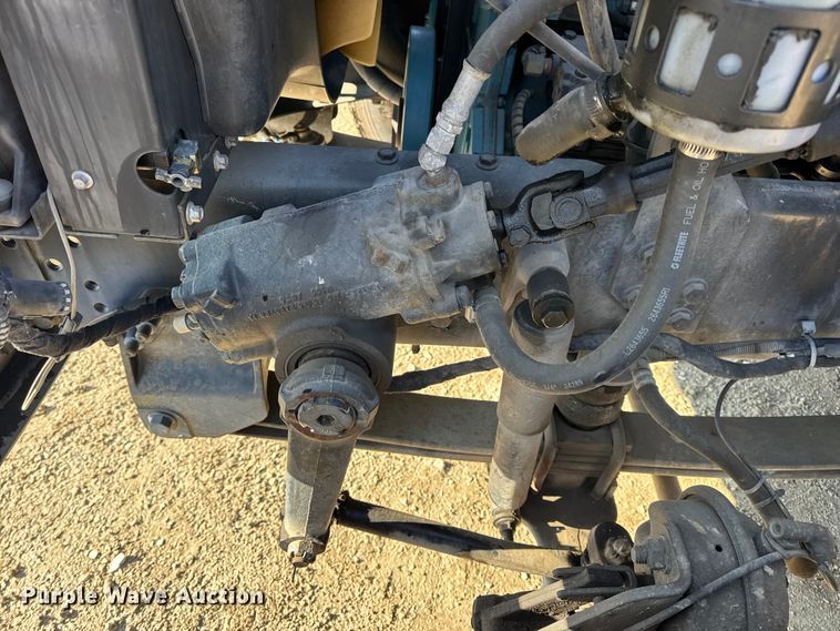 image for item DW6717 2003 International 7400 utility / service truck