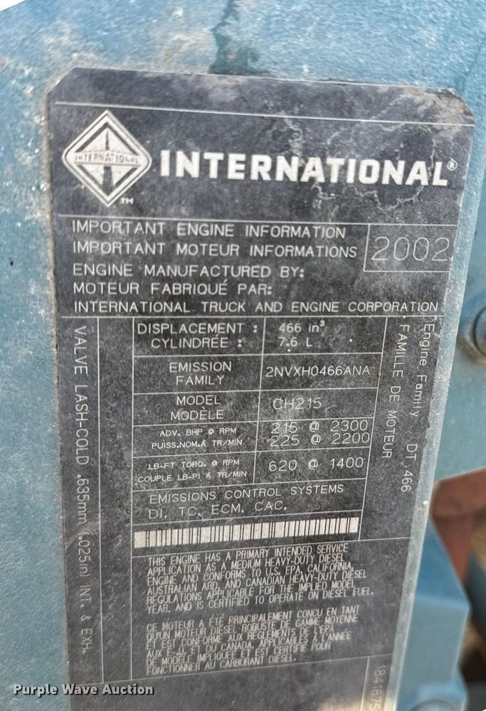 image for item DW6717 2003 International 7400 utility / service truck