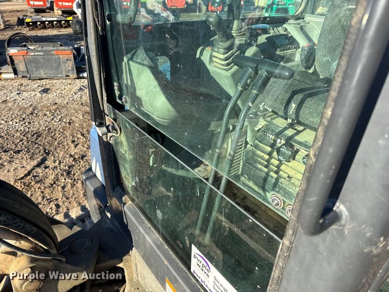 image for item DW6722 2016 Bobcat E35 mini excavator