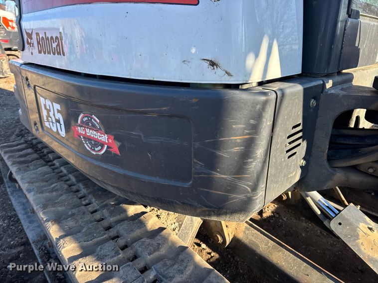 image for item DW6722 2016 Bobcat E35 mini excavator