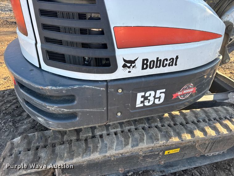 image for item DW6722 2016 Bobcat E35 mini excavator
