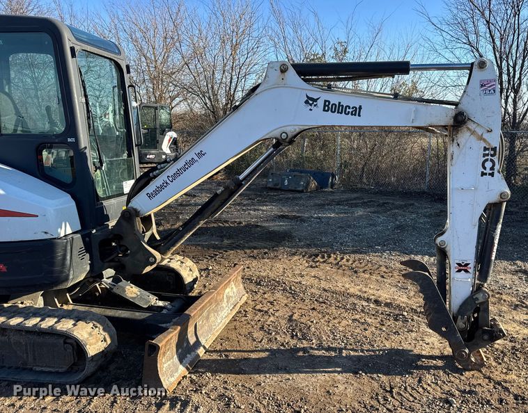 image for item DW6722 2016 Bobcat E35 mini excavator