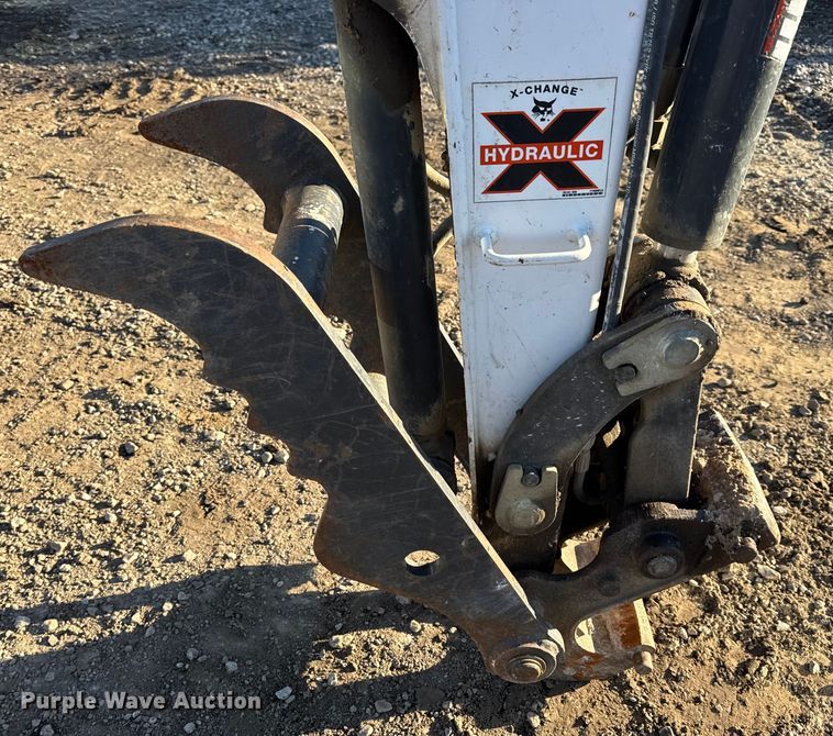 image for item DW6722 2016 Bobcat E35 mini excavator