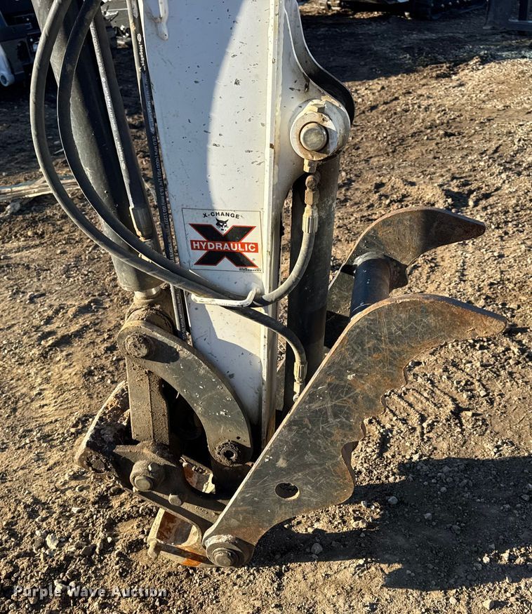 image for item DW6722 2016 Bobcat E35 mini excavator