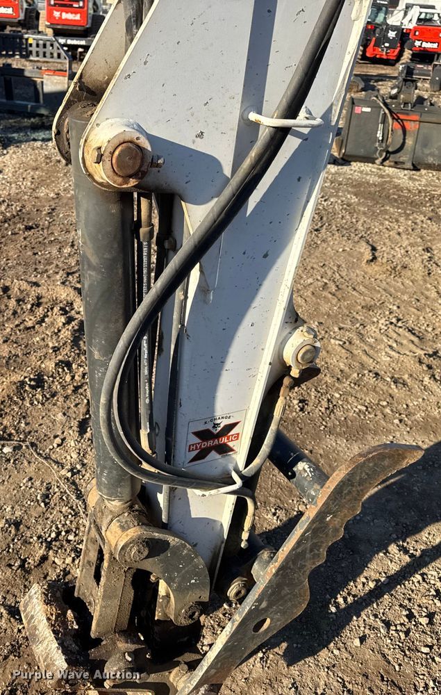 image for item DW6722 2016 Bobcat E35 mini excavator